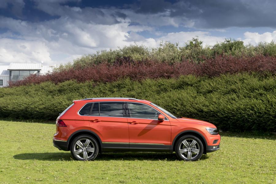  Volkswagen Tiguan 2016 года  (UK) (фото 11 из 40)